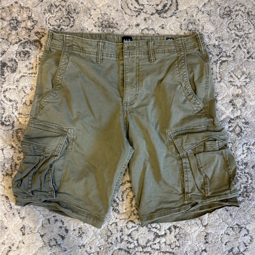 Gap Green Carpenter shorts